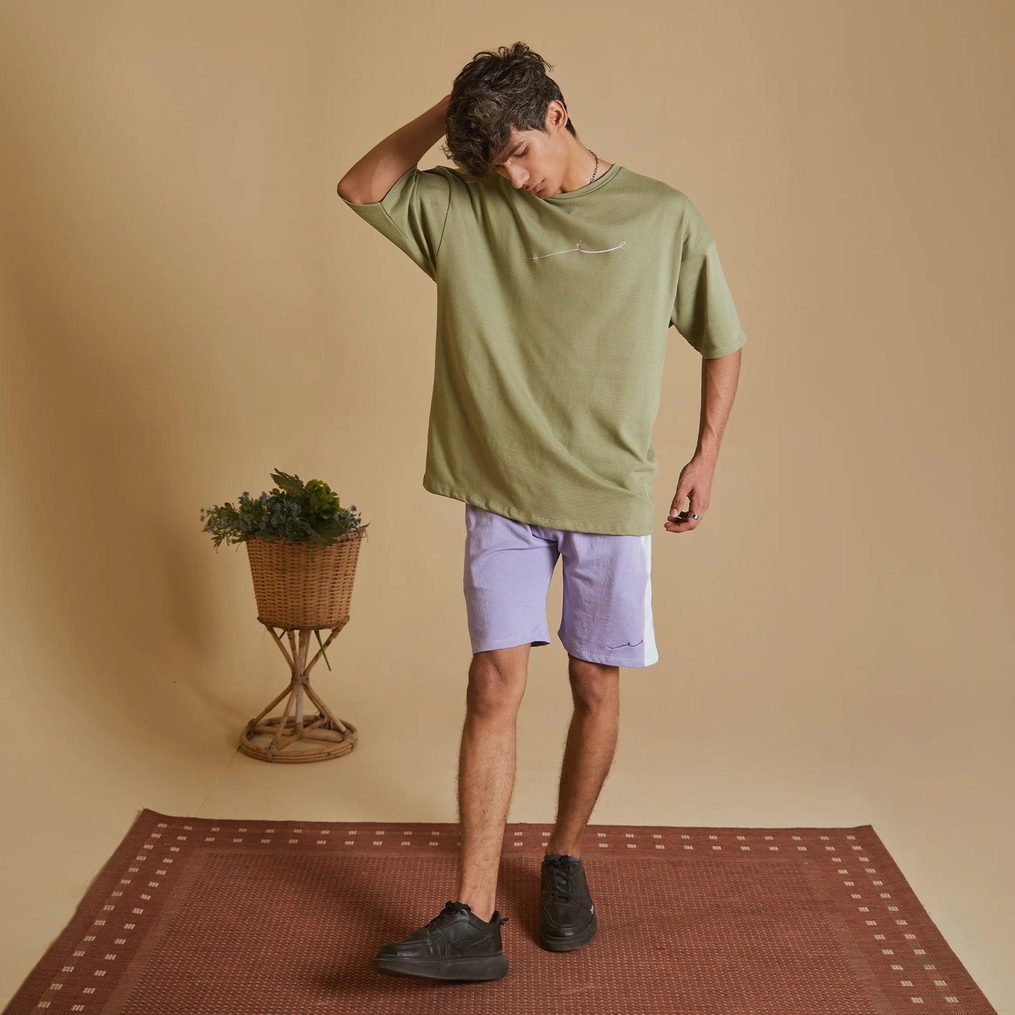 “LOST IN THOUGHTS” APPLE GREEN T-SHIRT - SIFAR